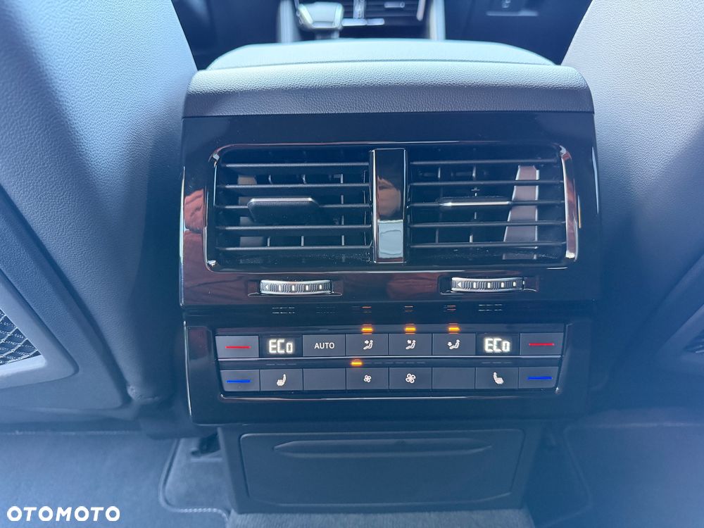 Volkswagen Touareg 3.0 V6 TDI 4Motion R-Line - 19