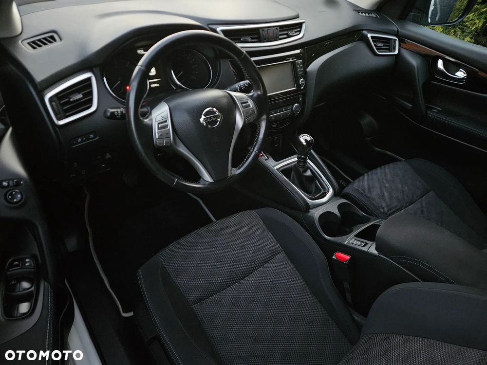 Nissan Qashqai 1.6 DCi N-Connecta - 26