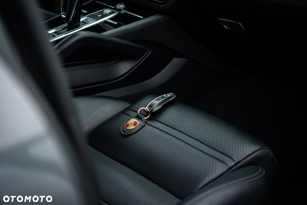 Porsche Cayenne - 27