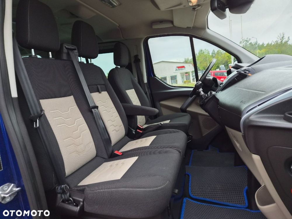 Ford Tourneo Custom - 28