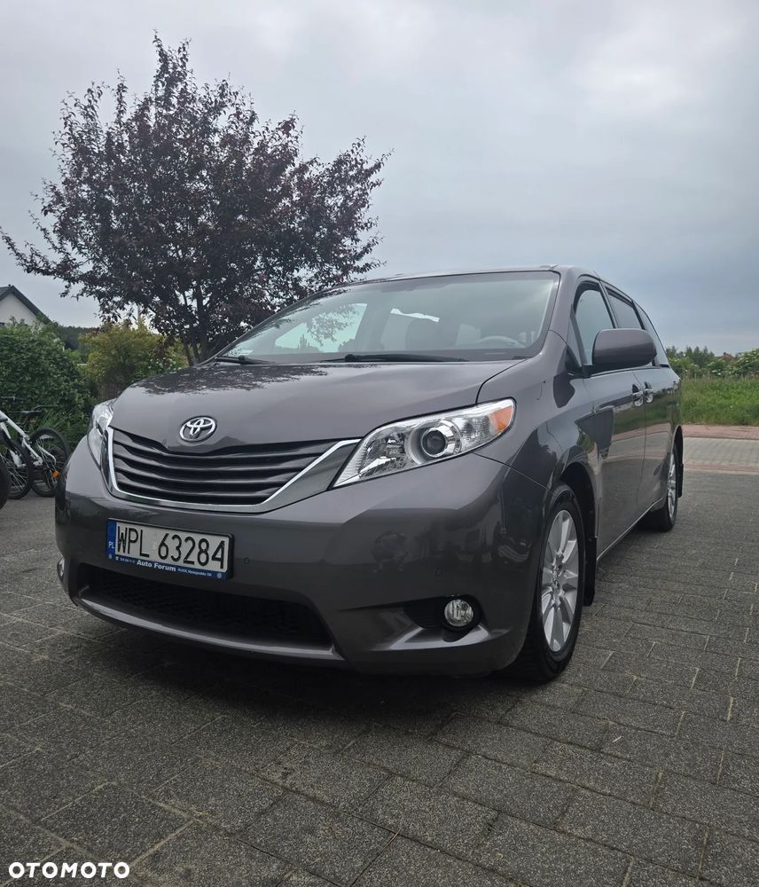 Toyota Sienna 3.5 XLE AWD - 1