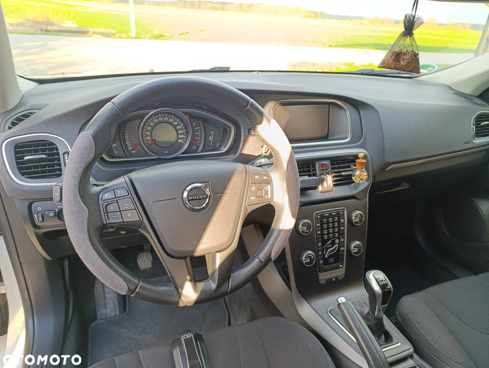 Volvo V40 T2 Momentum - 7