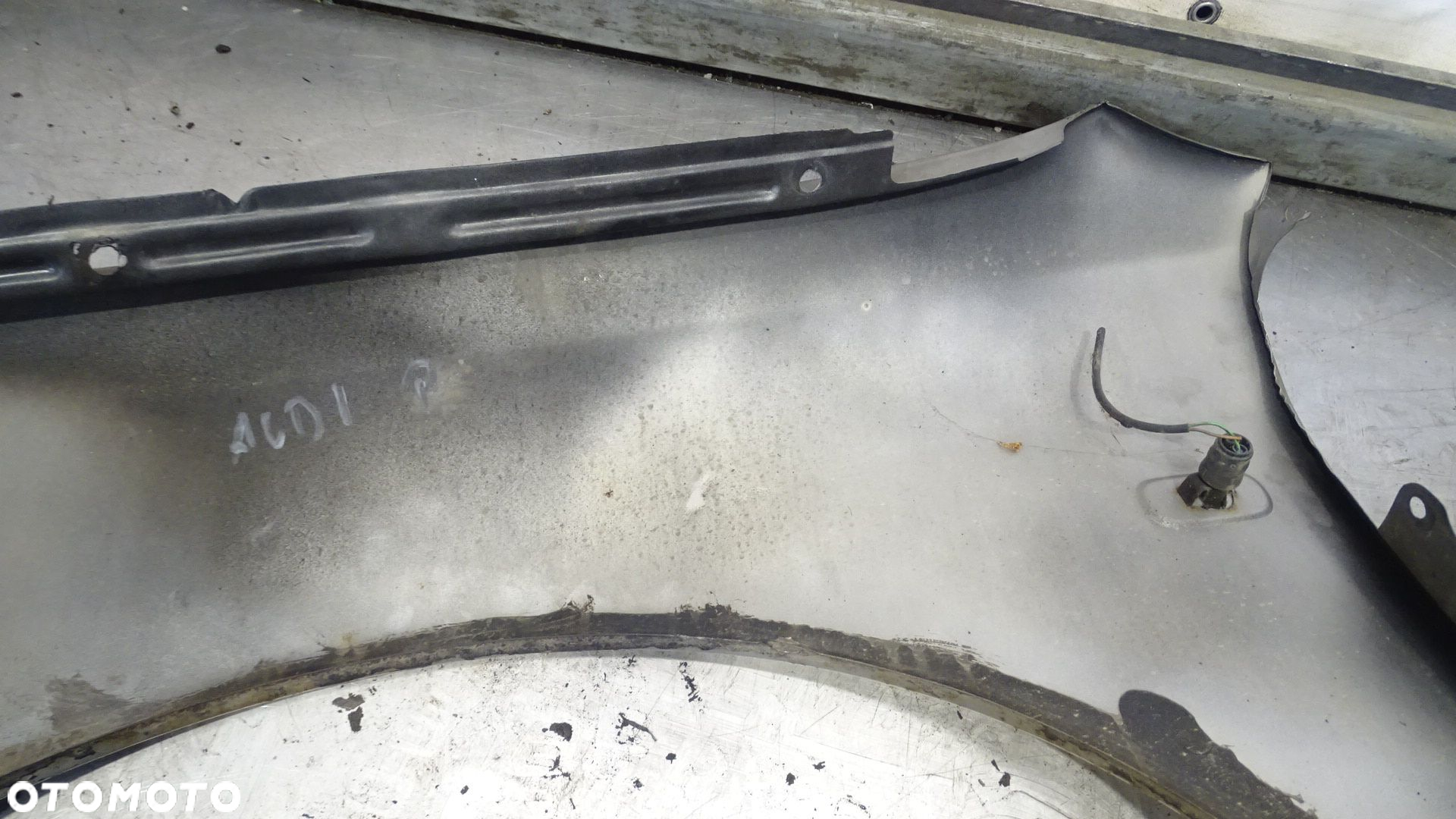 BŁOTNIK PRAWY PRZEDNI AUDI A4 B5 - 15
