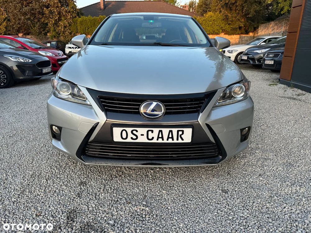 Lexus CT ver-200h - 14