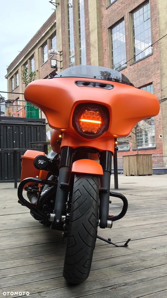 Harley-Davidson Touring Street Glide - 16