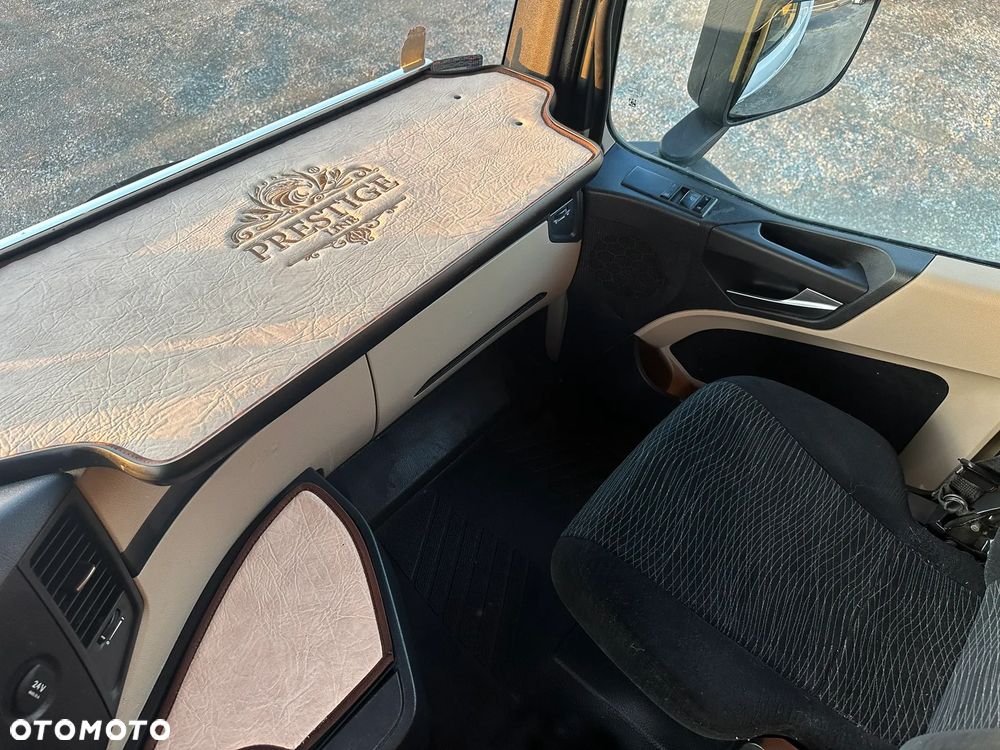 Mercedes-Benz ACTROS - 10