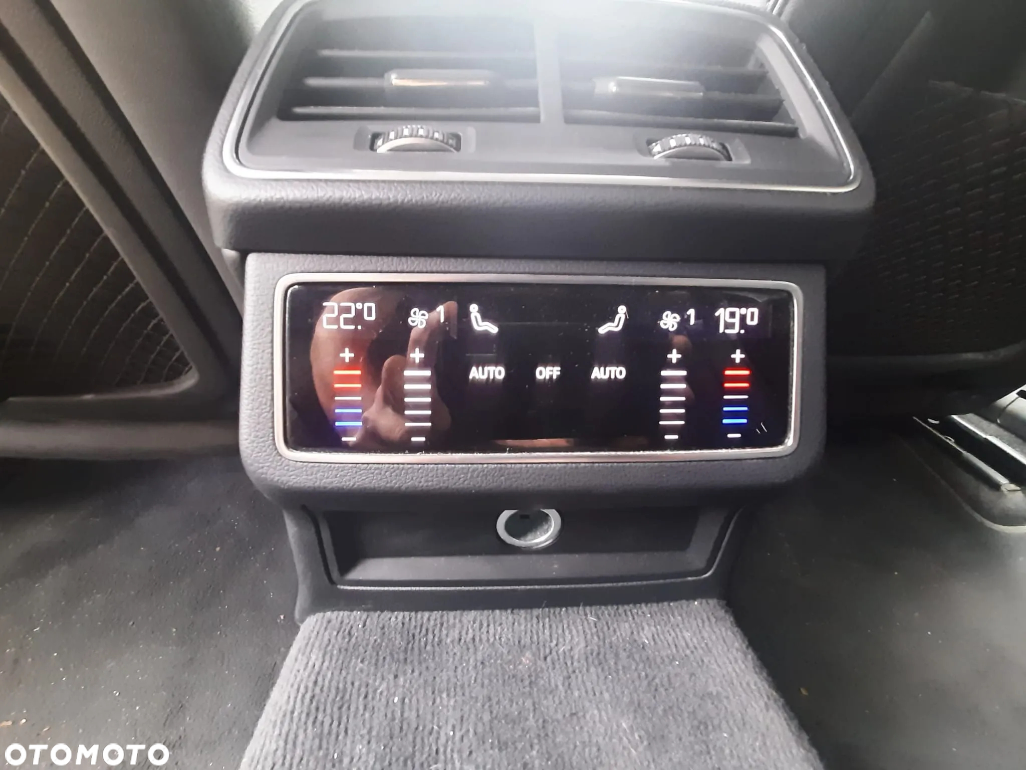 Audi A6 - 4