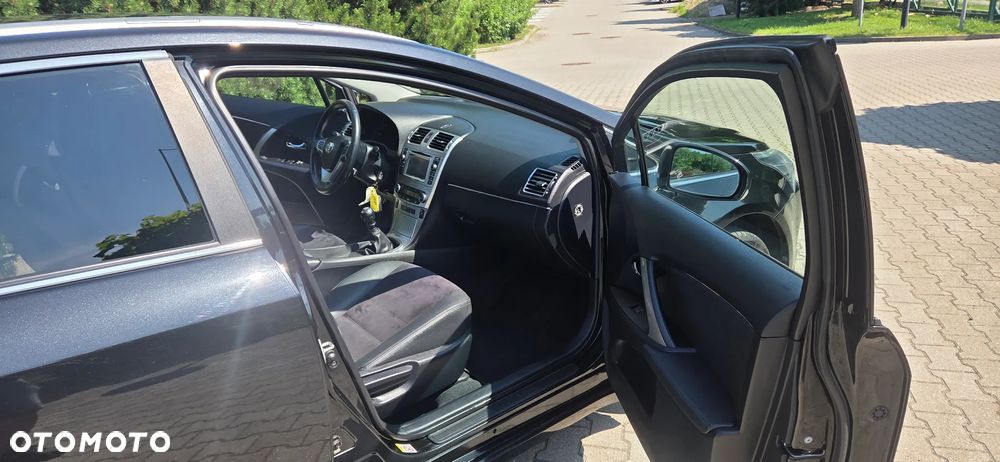 Toyota Avensis 1.8 Premium EU5 - 27