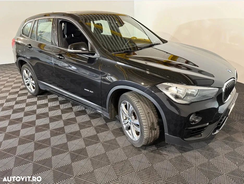 BMW X1 sDrive20i AT - 2