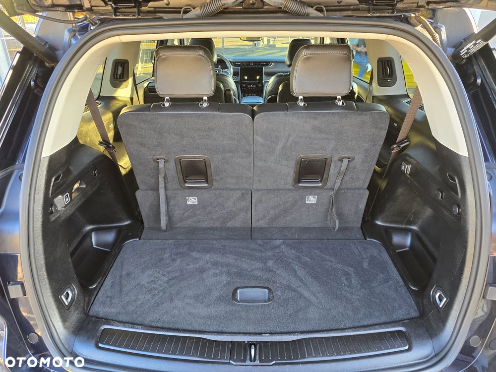 Jeep Grand Cherokee - 24