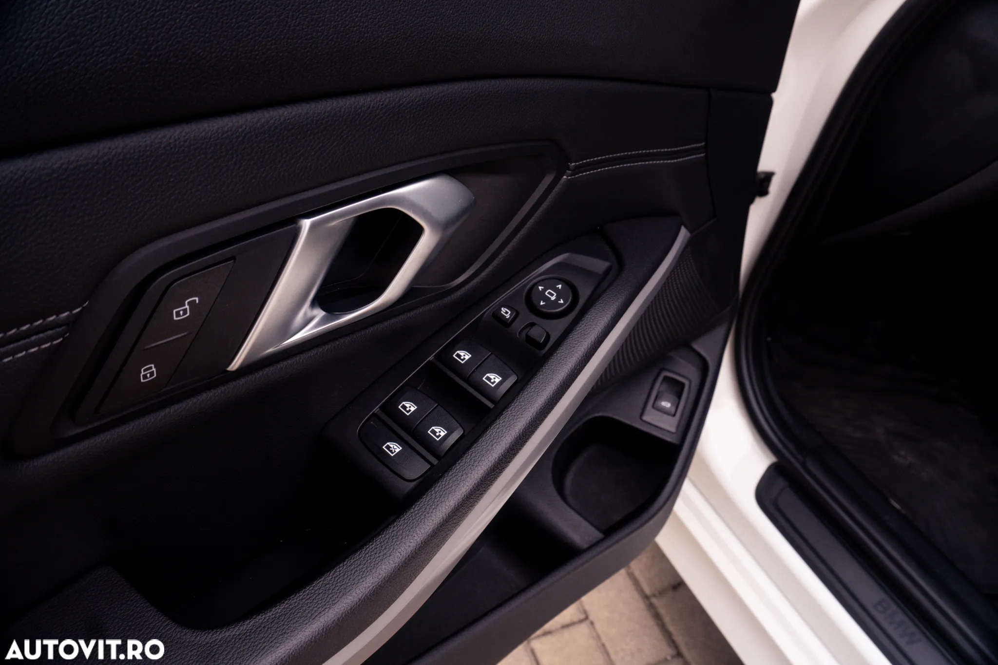 BMW Seria 3 318d Touring Aut. Sport Line - 17