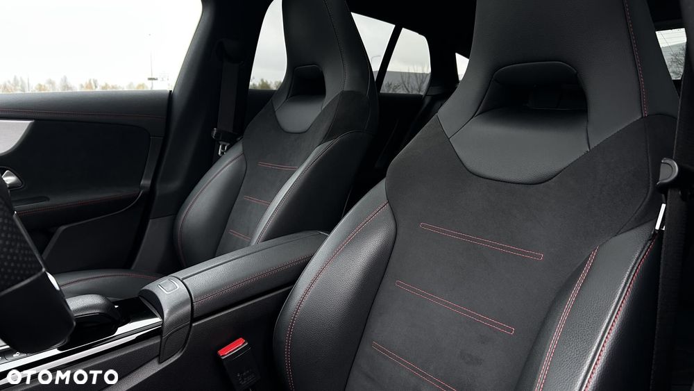 Mercedes-Benz CLA 200 AMG Line 7G-DCT - 12