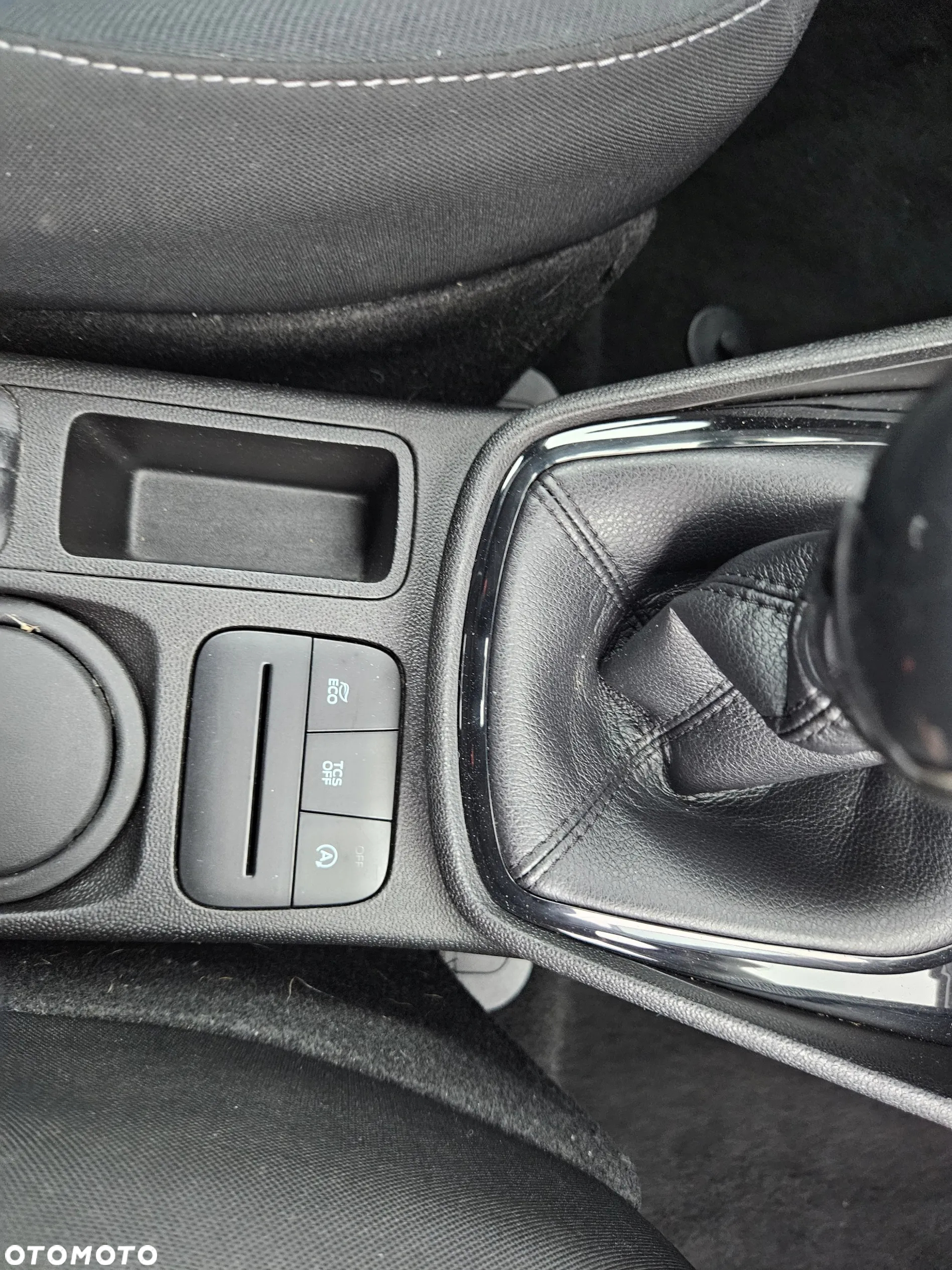 Ford Fiesta 1.0 EcoBoost S&S ACTIVE - 14