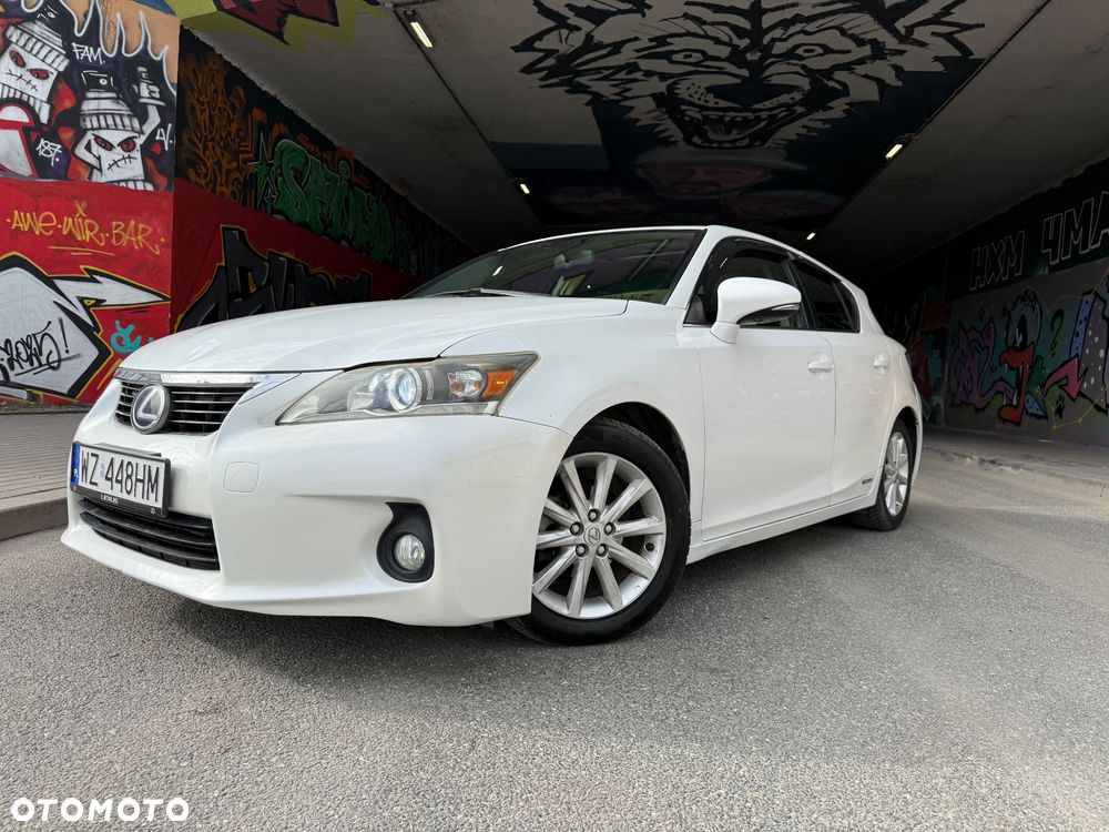 Lexus CT - 12