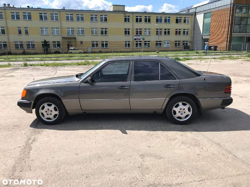 Mercedes-Benz W124 (1984-1993) - 1