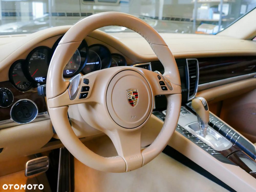 Porsche Panamera 4S PDK - 10