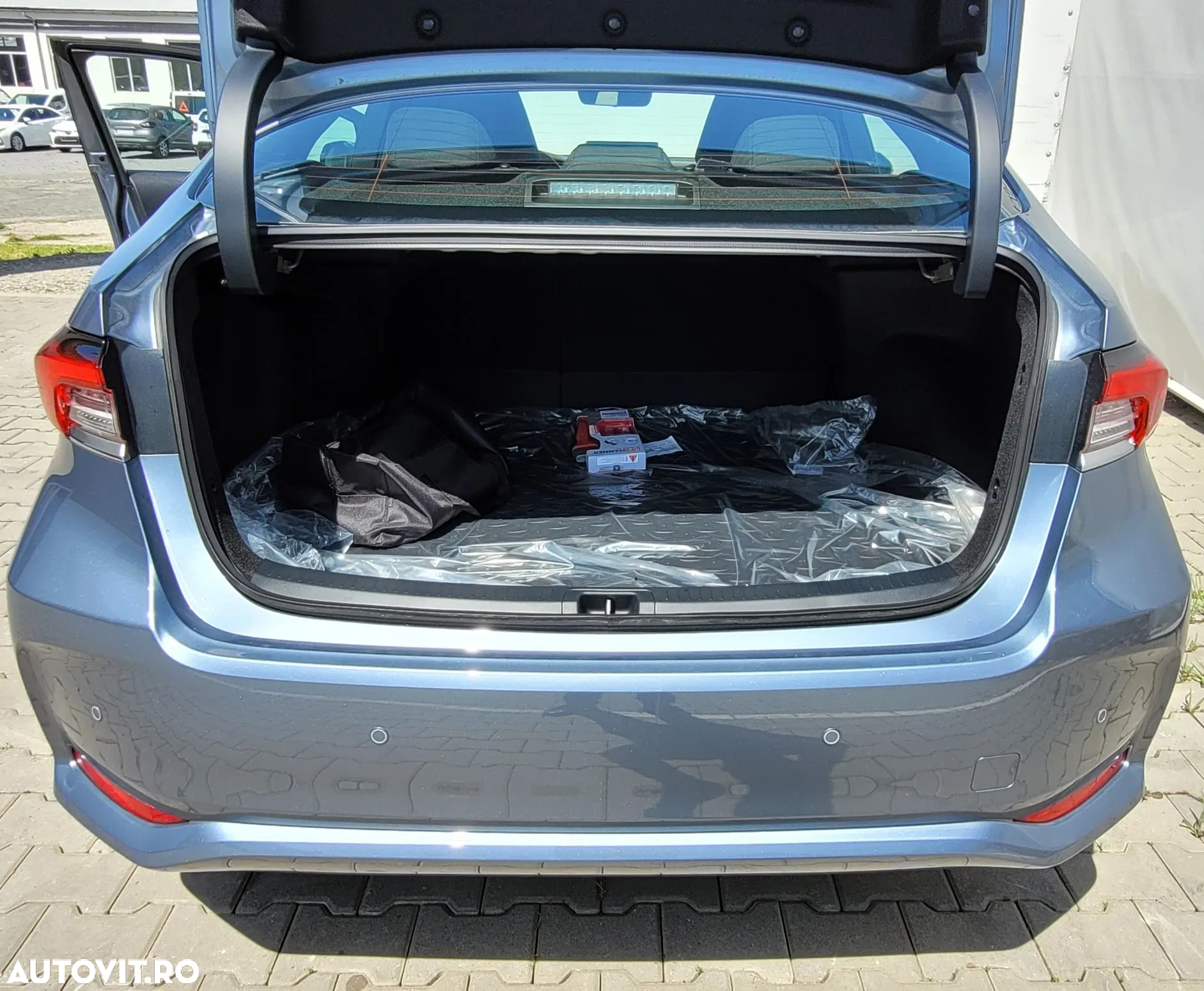 Toyota Corolla 1.8 HSD Business - 24