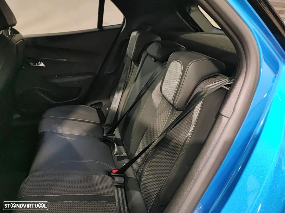 Peugeot e-2008 50 kWh GT - 10