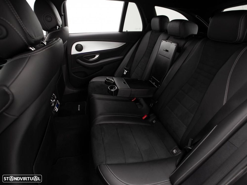 Mercedes-Benz E 300 de 4Matic 9G-TRONIC AMG Line - 10
