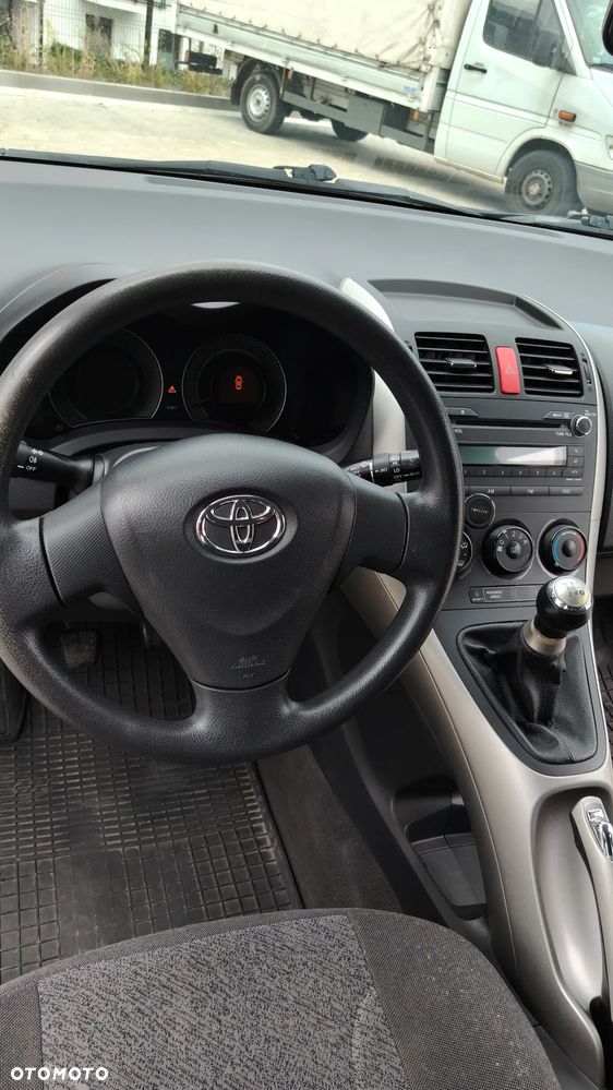 Toyota Auris 1.4 D-4D Luna - 5
