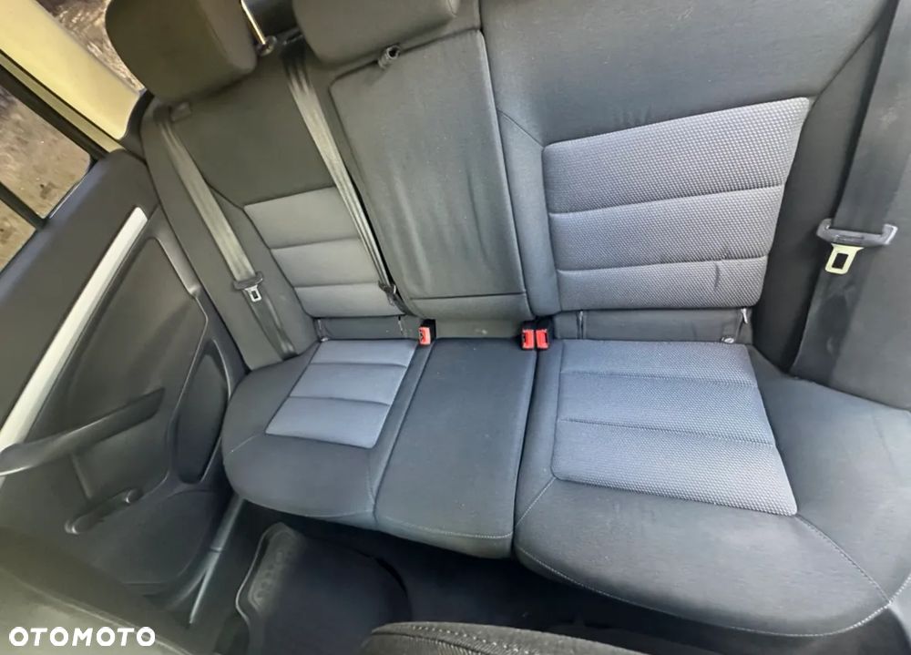 Skoda Octavia 1.6 Combi Ambiente - 22