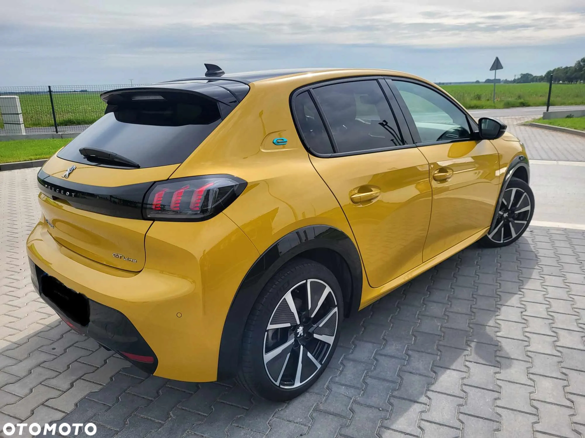 Peugeot 208 e-208 GT Line - 4