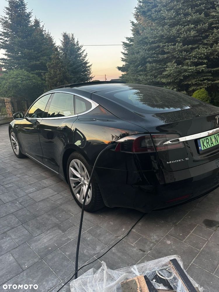 Tesla Model S 75 D - 16