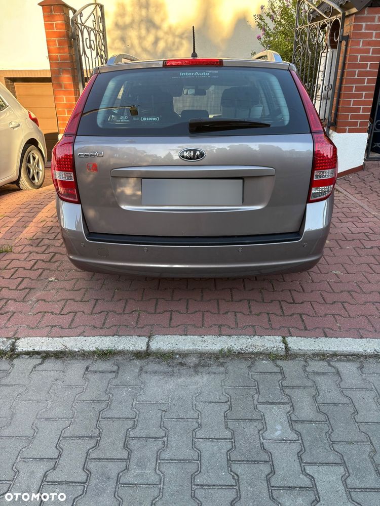Kia Ceed 1.6 M - 8