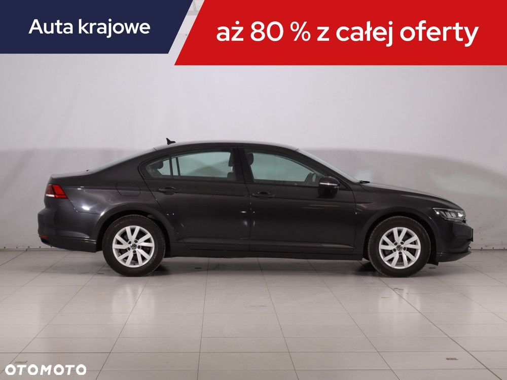 Volkswagen Passat - 8