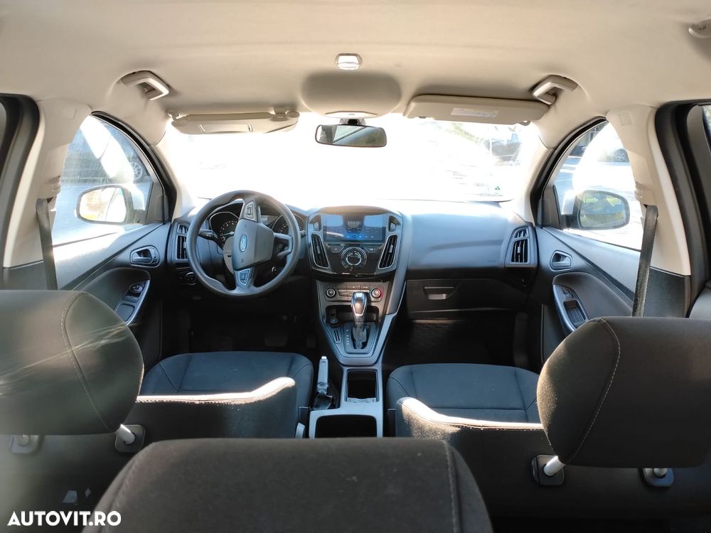 Ford Focus - 8