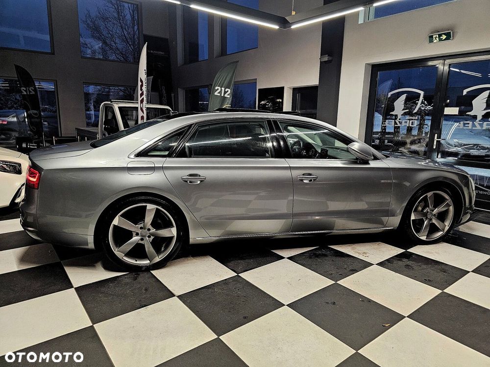 Audi A8 - 7