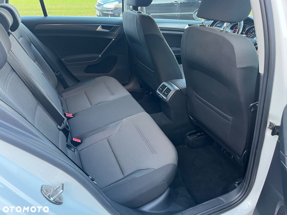 Volkswagen Golf - 30