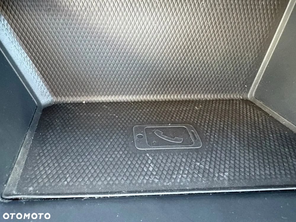 Volkswagen Golf 2.0 TDI SCR Life - 20