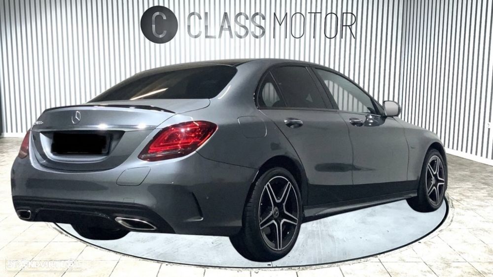 Mercedes-Benz C 300 de AMG Line - 4