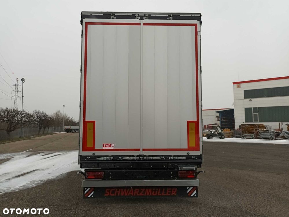 Schwarzmuller PowerLine Megatrailer - 13