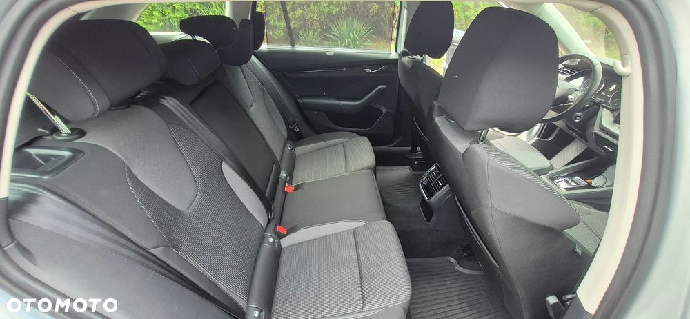 Skoda Octavia 2.0 TDI Style DSG - 13