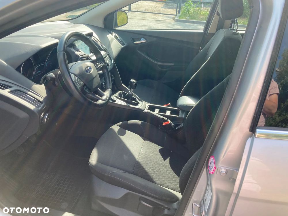 Ford Focus 1.5 TDCi SYNC Edition - 24