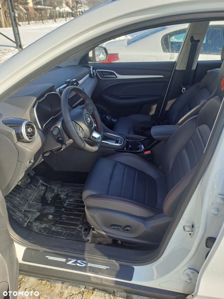 MG ZS - 7
