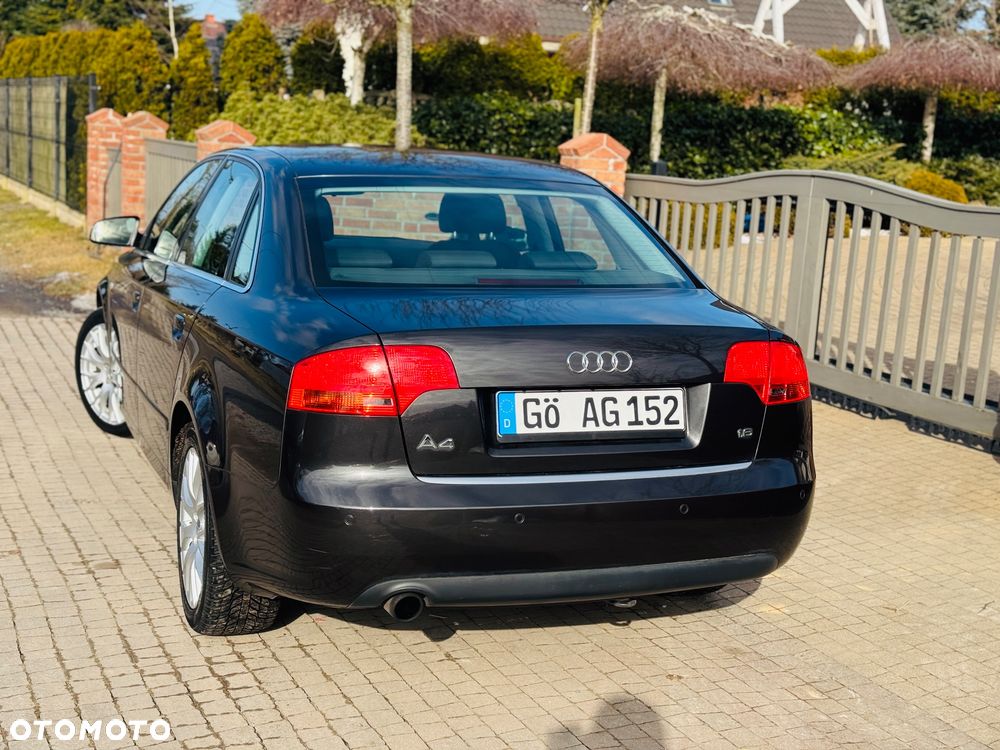 Audi A4 Limousine - 8