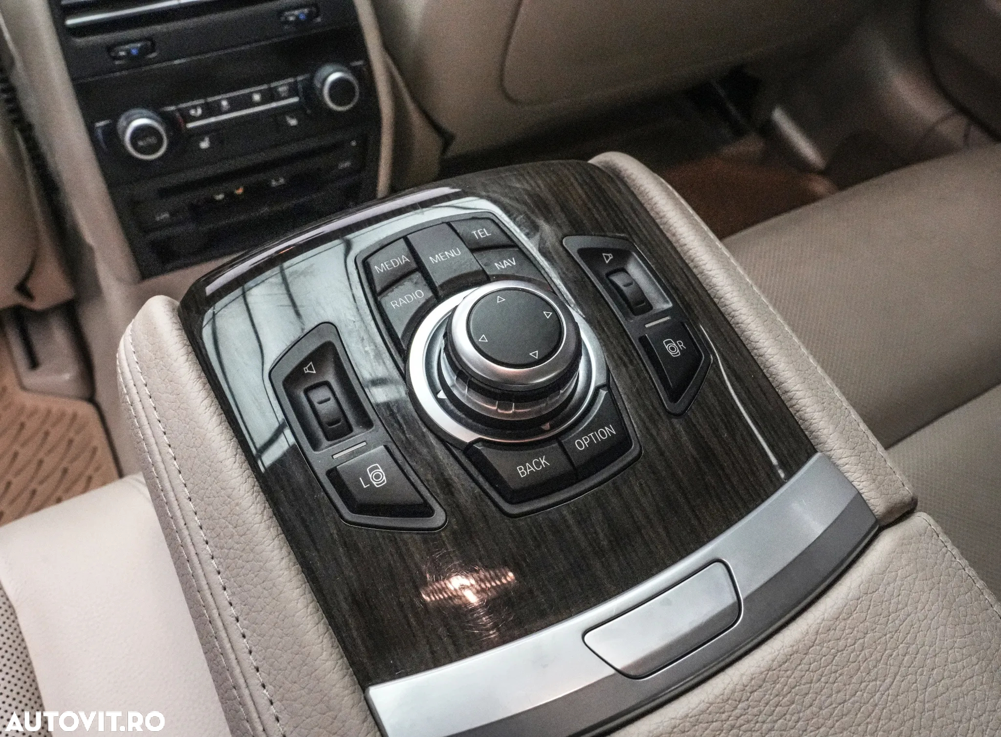 BMW Seria 7 730d xDrive - 28