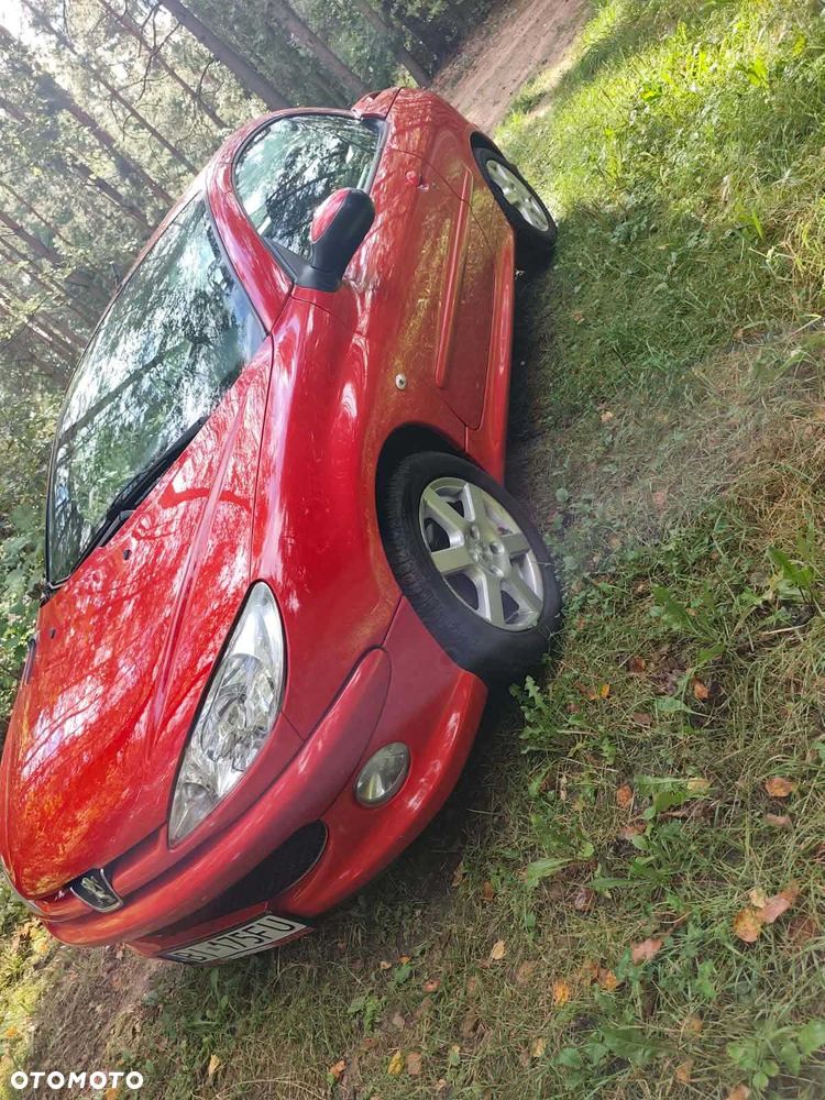 Peugeot 206 CC - 2