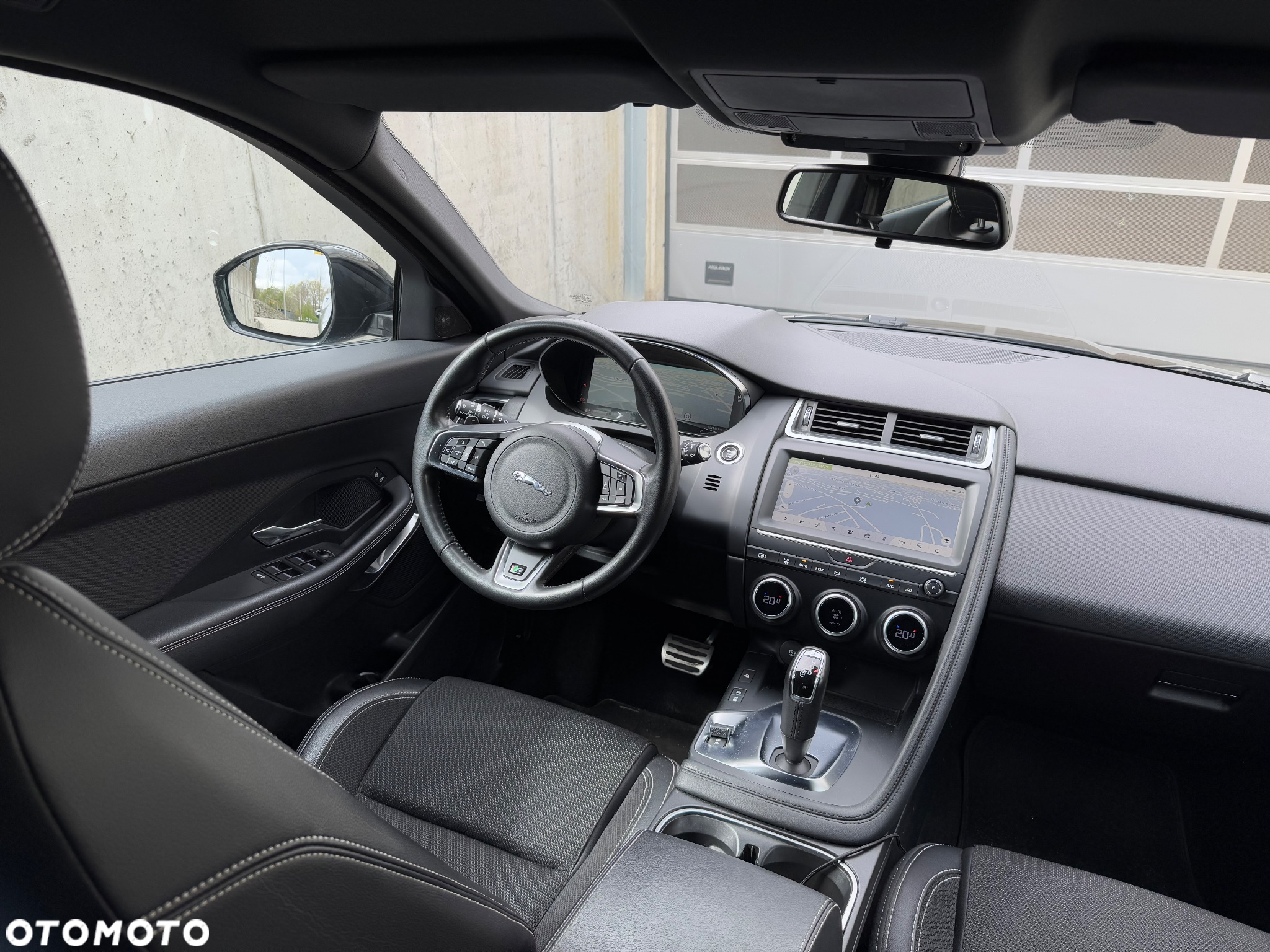 Jaguar E-Pace - 16