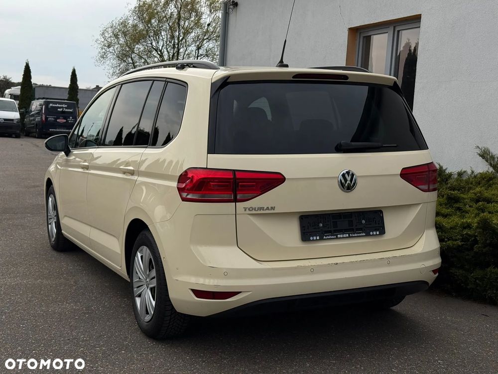 Volkswagen Touran 2.0 TDI SCR DSG Comfortline - 5
