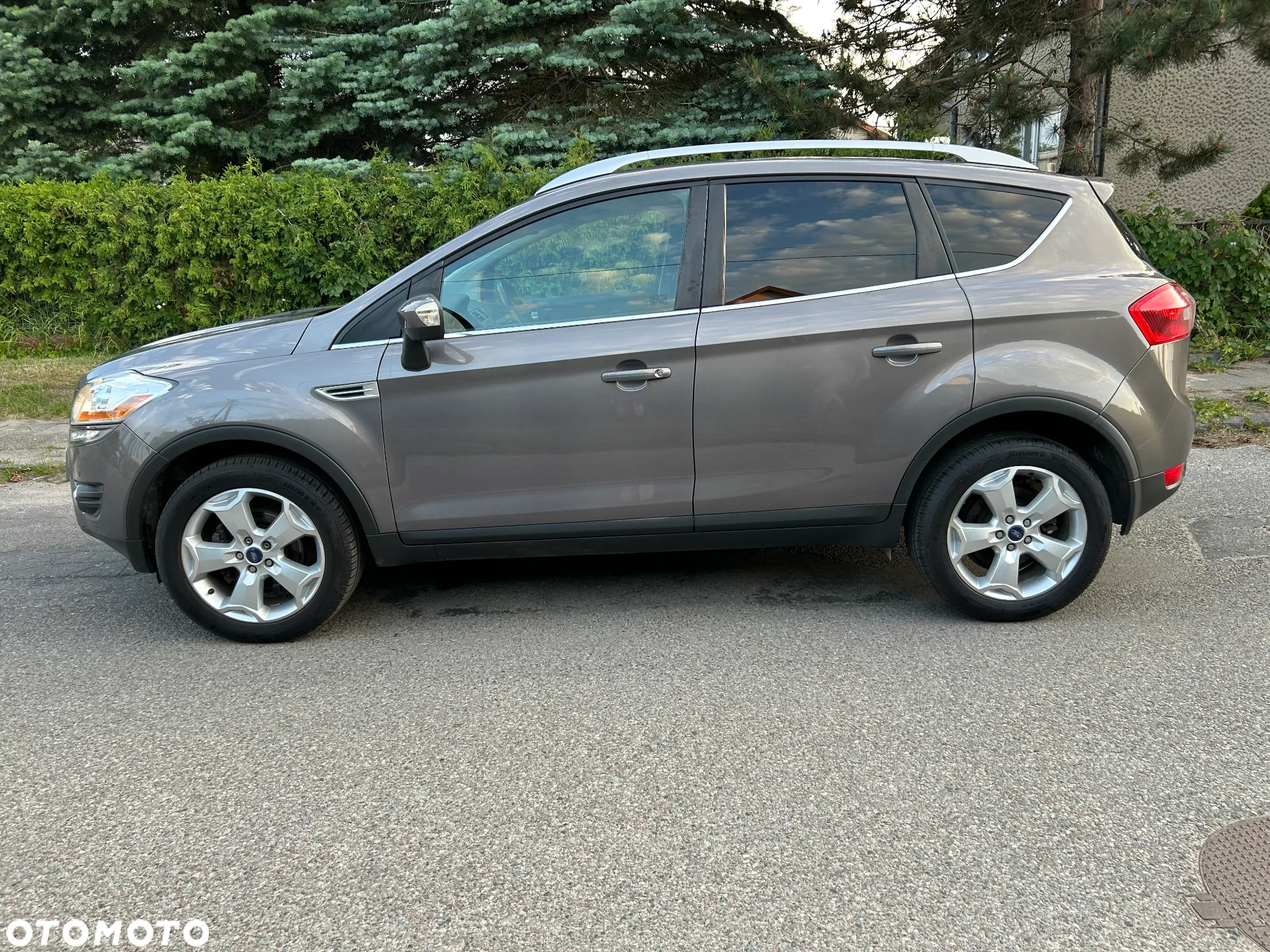 Ford Kuga 2.0 TDCi 2x4 Titanium - 5