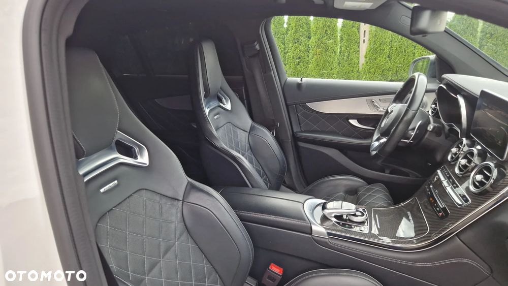 Mercedes-Benz GLC AMG 63 S 4Matic+ AMG Speedshift MCT 9G - 12