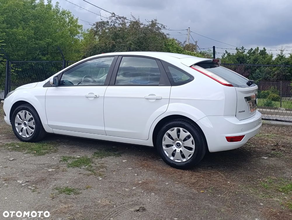 Ford Focus 1.6 Trend - 8