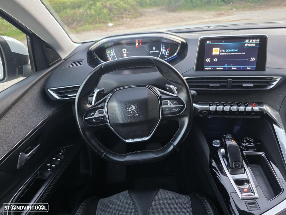 Peugeot 5008 1.2 PureTech Allure EAT6 - 39