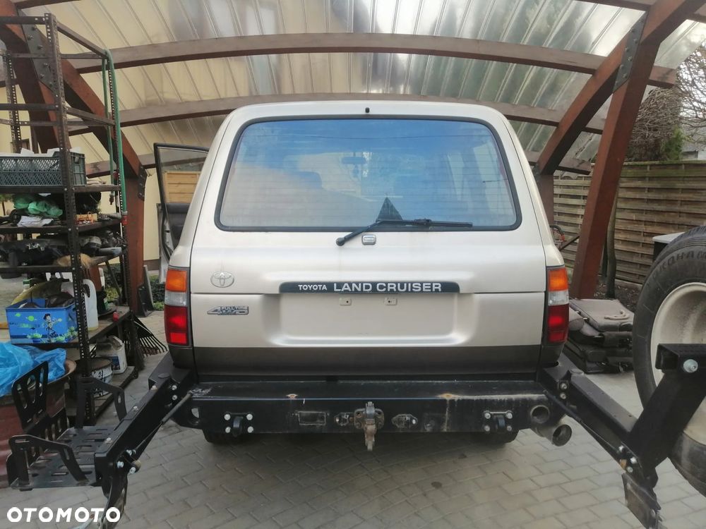 Toyota Land Cruiser - 7