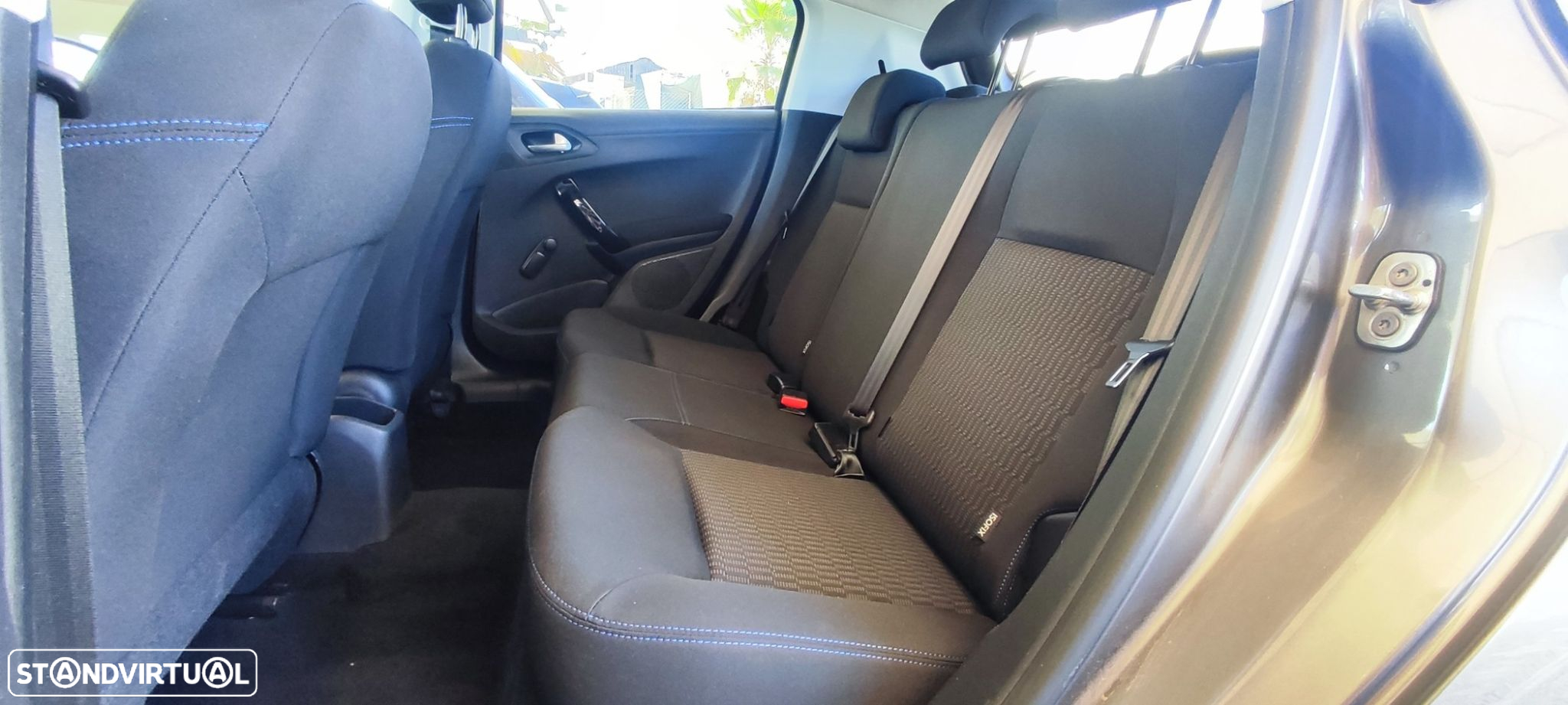 Peugeot 208 1.2 PureTech Style - 10