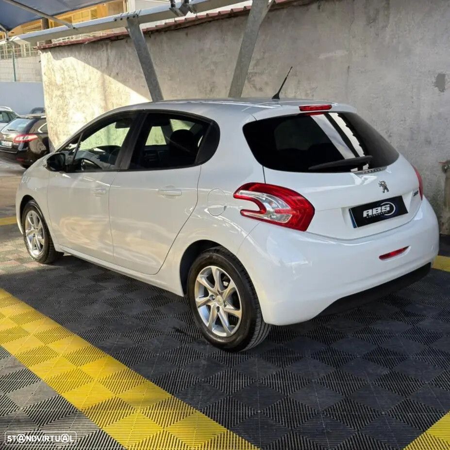 Peugeot 208 1.4 HDi Access - 2